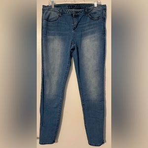 Rue21 Freedom Flex LowRise Skinny Jean - Size 13/14R